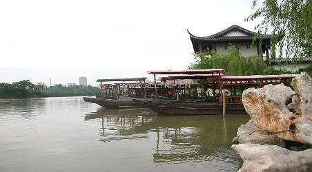 里仁港