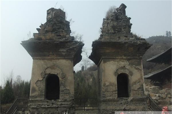 开化寺连理塔