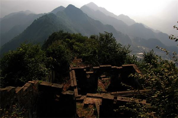 峨城山