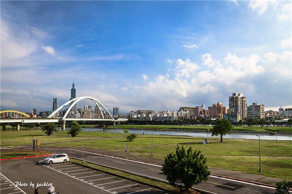 迎风河滨公园