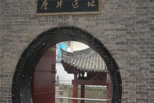 唐宫廷水井