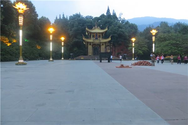迎宾广场
