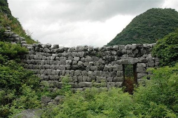 山根古石寨胜景