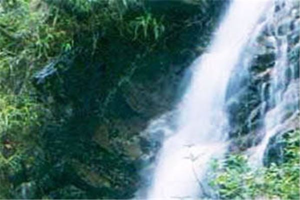 高吊水瀑布