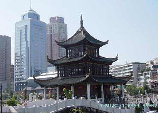 待渡山(甲秀楼)